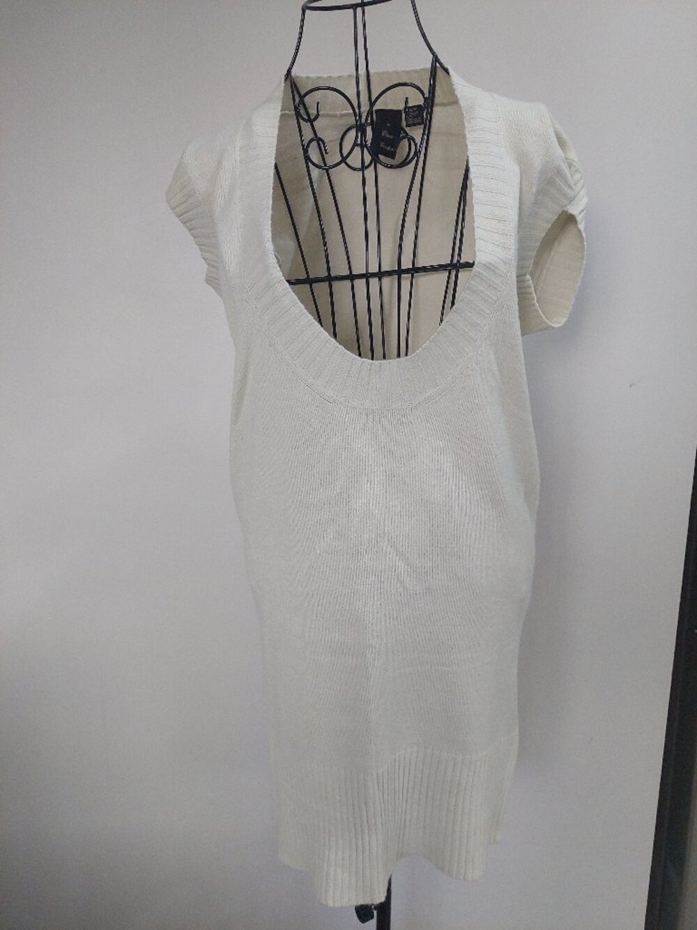 "La Classe Couture" Sleeveless Knit Dress Cashemere-like Touch Deep V-neck